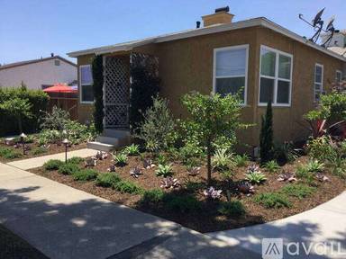Main picture of 4213 N Bellflower Blvd