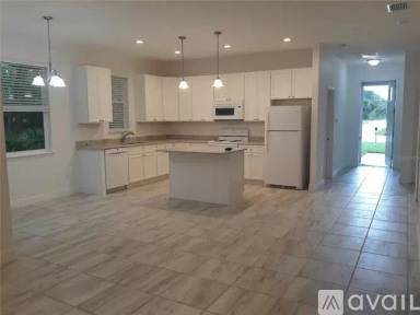 Main picture of 2069 Fraser St