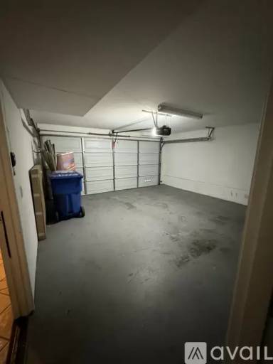 Main picture of 1072 W 15th St