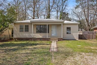 Main picture of 302 N 20th Ave