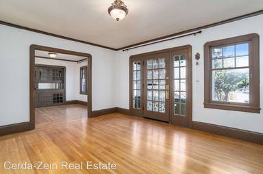 Main picture of 2122 Lincoln Ave