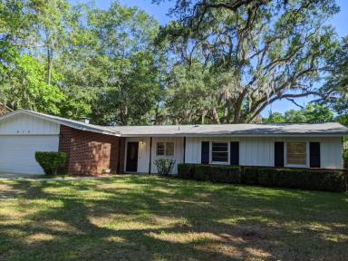 Main picture of 910 Chestwood Ave