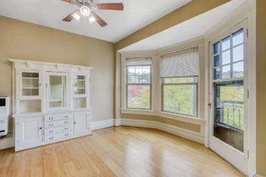 Main picture of 924 SW 16th Ave