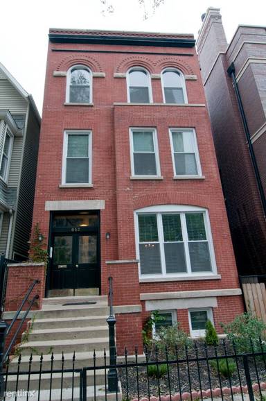 Main picture of 852 W Aldine Ave