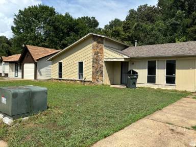 Main picture of 5274 Cedar Bluff Dr