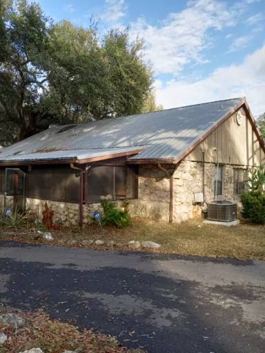 Main picture of 14035 W River Rd