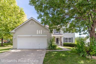 Main picture of 2934 Jason St