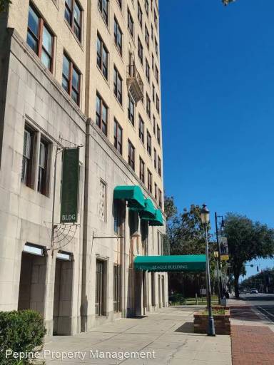 Main picture of 408 W University Ave