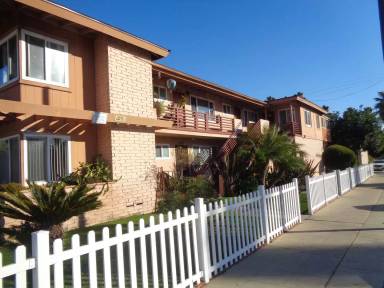 Main picture of 4627 Bayard St