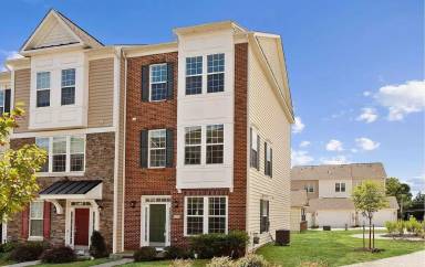 Main picture of 2725 Egret Way