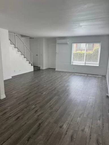 Main picture of 5323 Colodny Dr