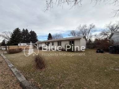 Main picture of 2895 Meadow Ln
