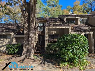 Main picture of 4100 Five Oaks