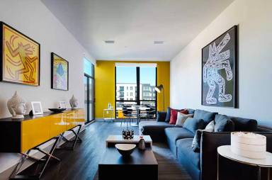 Main picture of Edge on North