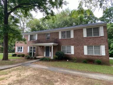 Main picture of 2033 Shelly St