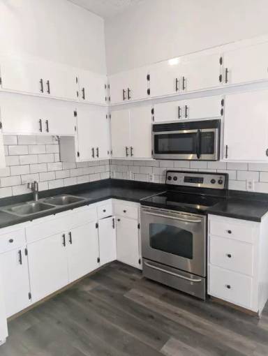 Main picture of 480 Park St E