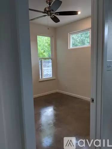 Main picture of 502 E 41st St