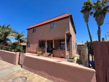 Main picture of 2084 Irving Ave