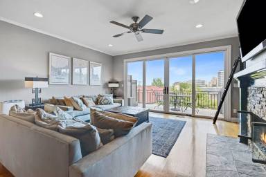Main picture of 2905 Walnut St