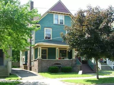 Main picture of 720 S Park St