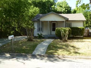 Main picture of 8331 Sussex St