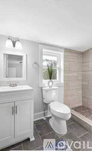 Main picture of 207 W 38th St