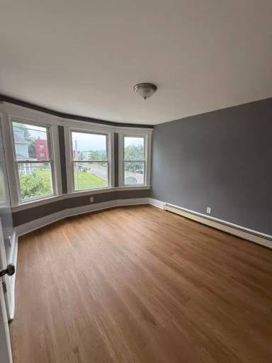 Main picture of 489 Conover Ter