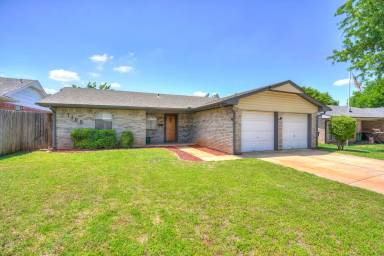 Main picture of 1100 Glenwood Dr