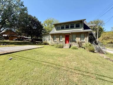 Main picture of 212 Lanier Dr