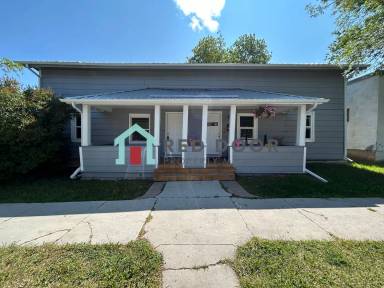 Main picture of 715 11th St S