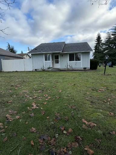 Main picture of 725 Edelweiss Ln SE