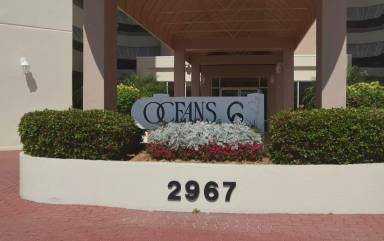 Main picture of Oceans Six Condo