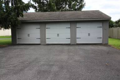 Main picture of 128 W Main St