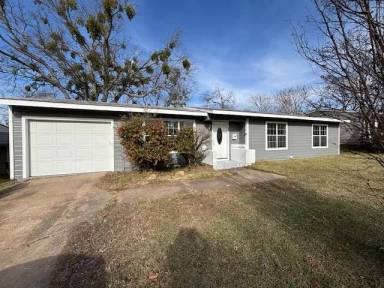Main picture of 164 Eisenhower Blvd