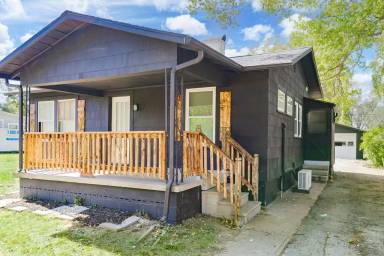 Main picture of 110 S Hardy Ave