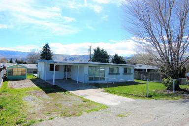 Main picture of 1702 1st St SE