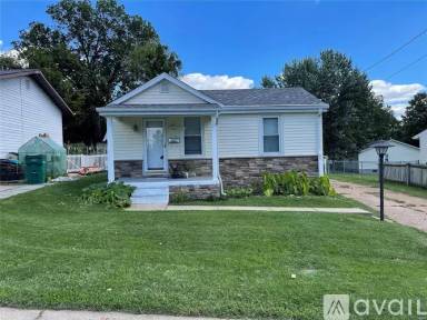 Main picture of 636 Bell Ave