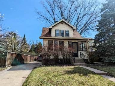 Main picture of 680 Macalester St