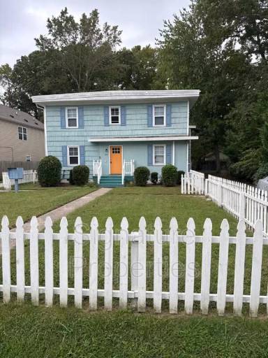 Main picture of 631 Quincy St