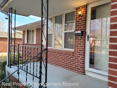 Main picture of 335 SE Waverly Ave