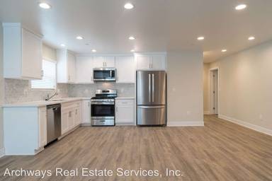 Main picture of 1560 1/2 Ricardo St