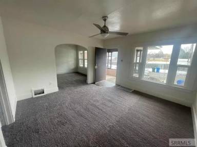 Main picture of 720 W Benton St