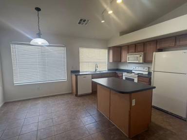 Main picture of 42479 W Chambers Dr