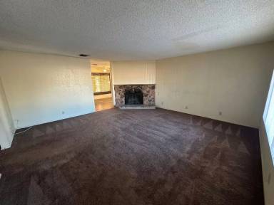 Main picture of 15590 Erie Rd