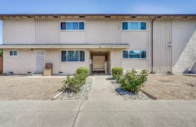Main picture of 699 Grand Coulee Ave