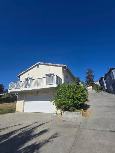 Main picture of 8027 Ney Ave