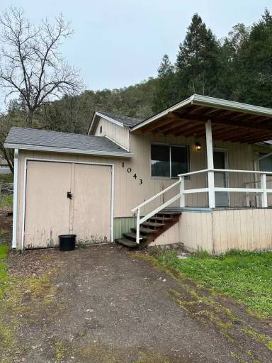 Main picture of 1043 W Nevada Ct