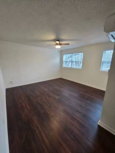 Main picture of 411 Parkway Dr NE