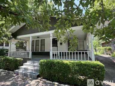 Main picture of 276 Magazine Ave