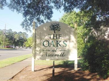 Main picture of The Oaks